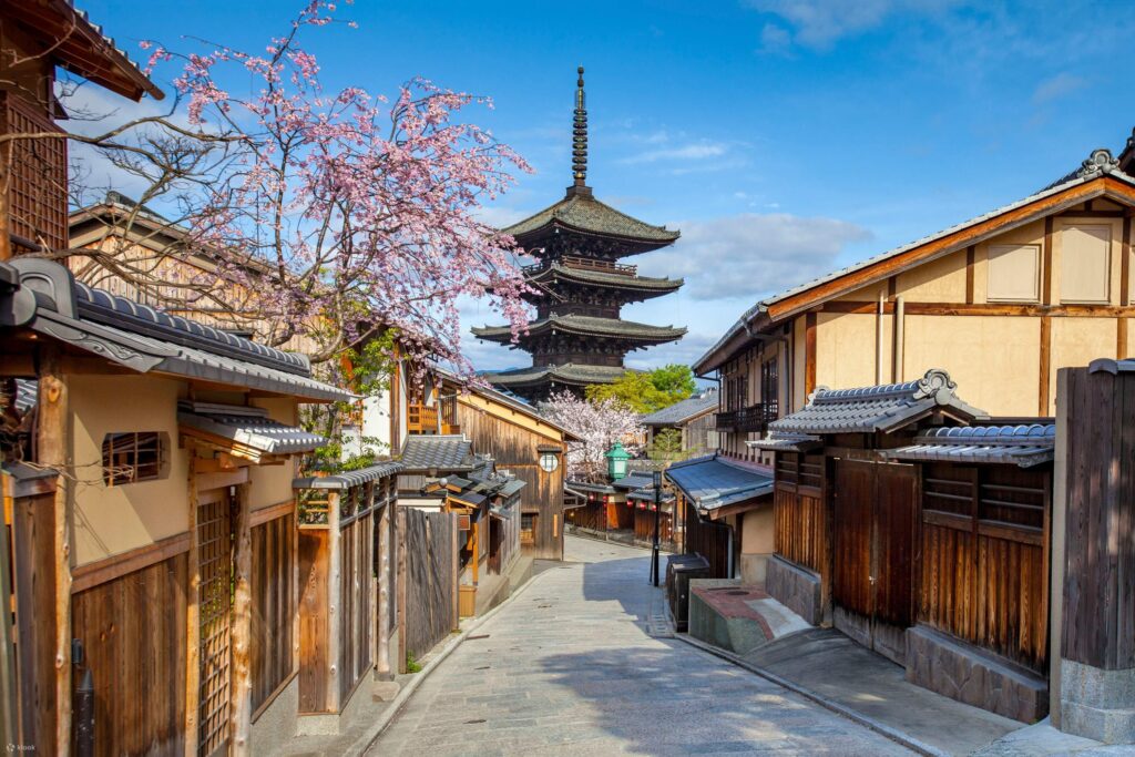 The current image has no alternative text. The file name is: 清水寺-scaled.jpg