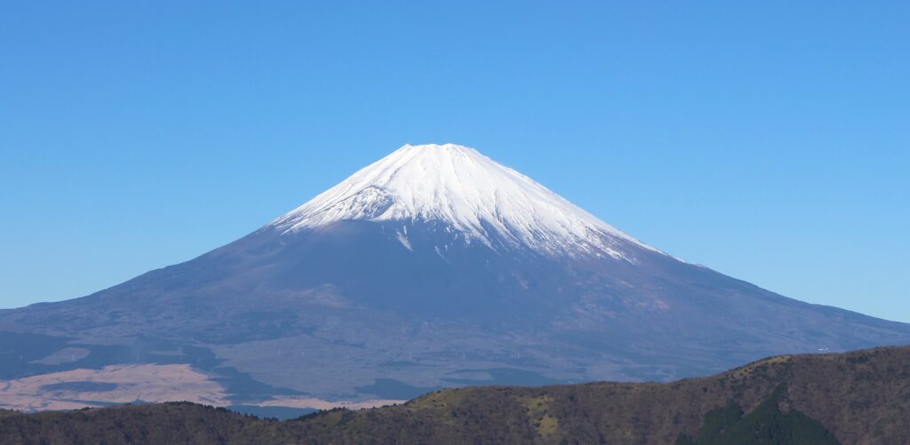 The current image has no alternative text. The file name is: View_of_Mount_Fuji_from_Owakudani_20211202.jpg